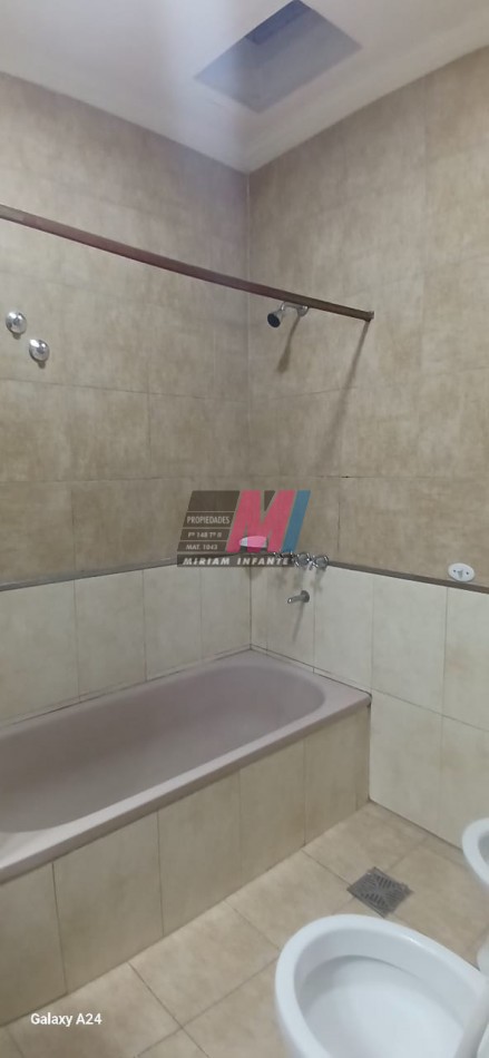 Departamento de 3 ambientes en alquiler en Solano