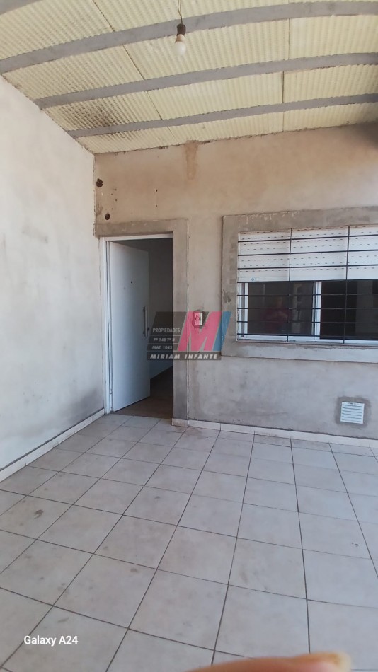 Departamento de 3 ambientes en alquiler en Solano