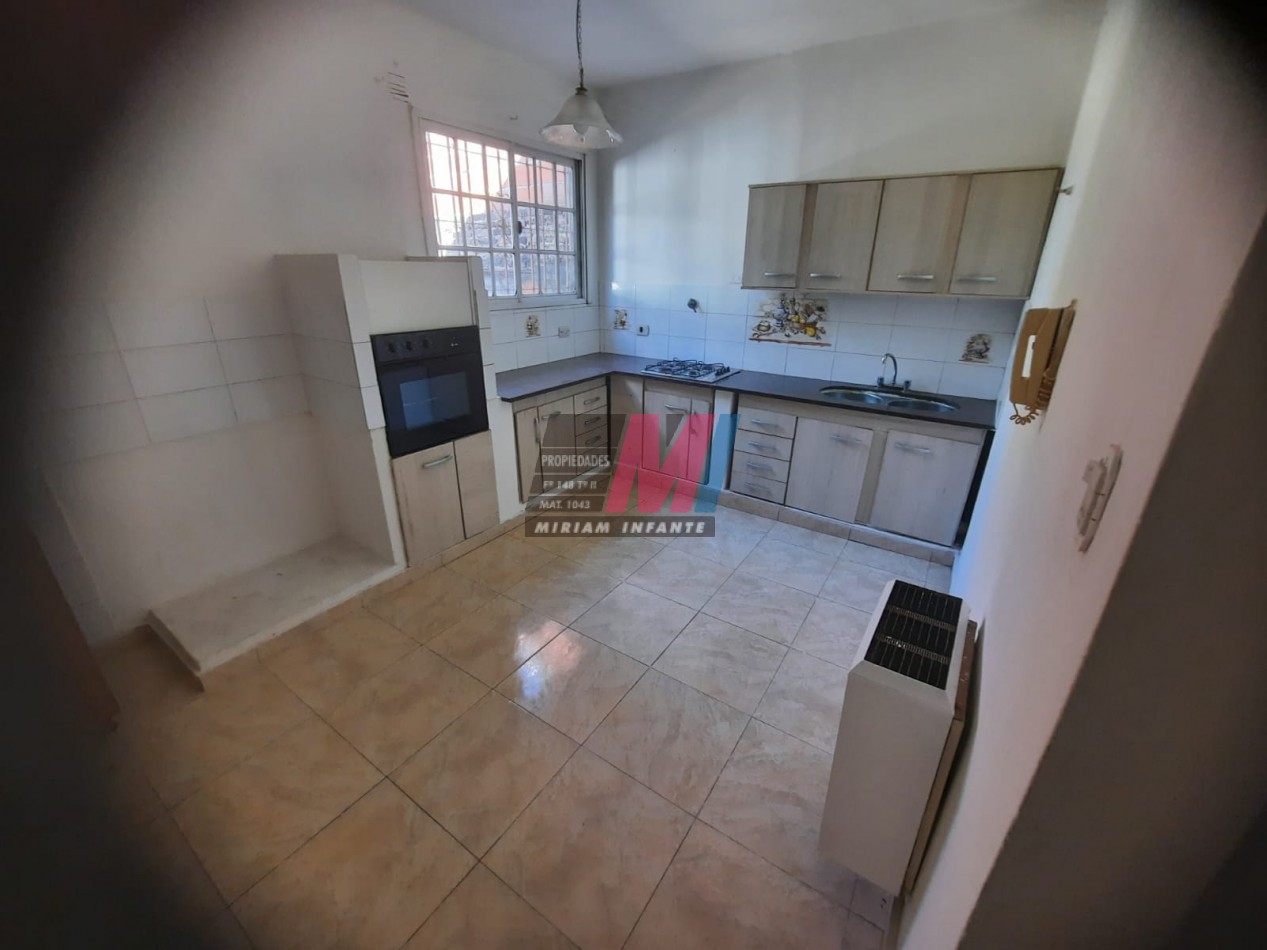 Departamento 2 ambientes en alquiler en Solano