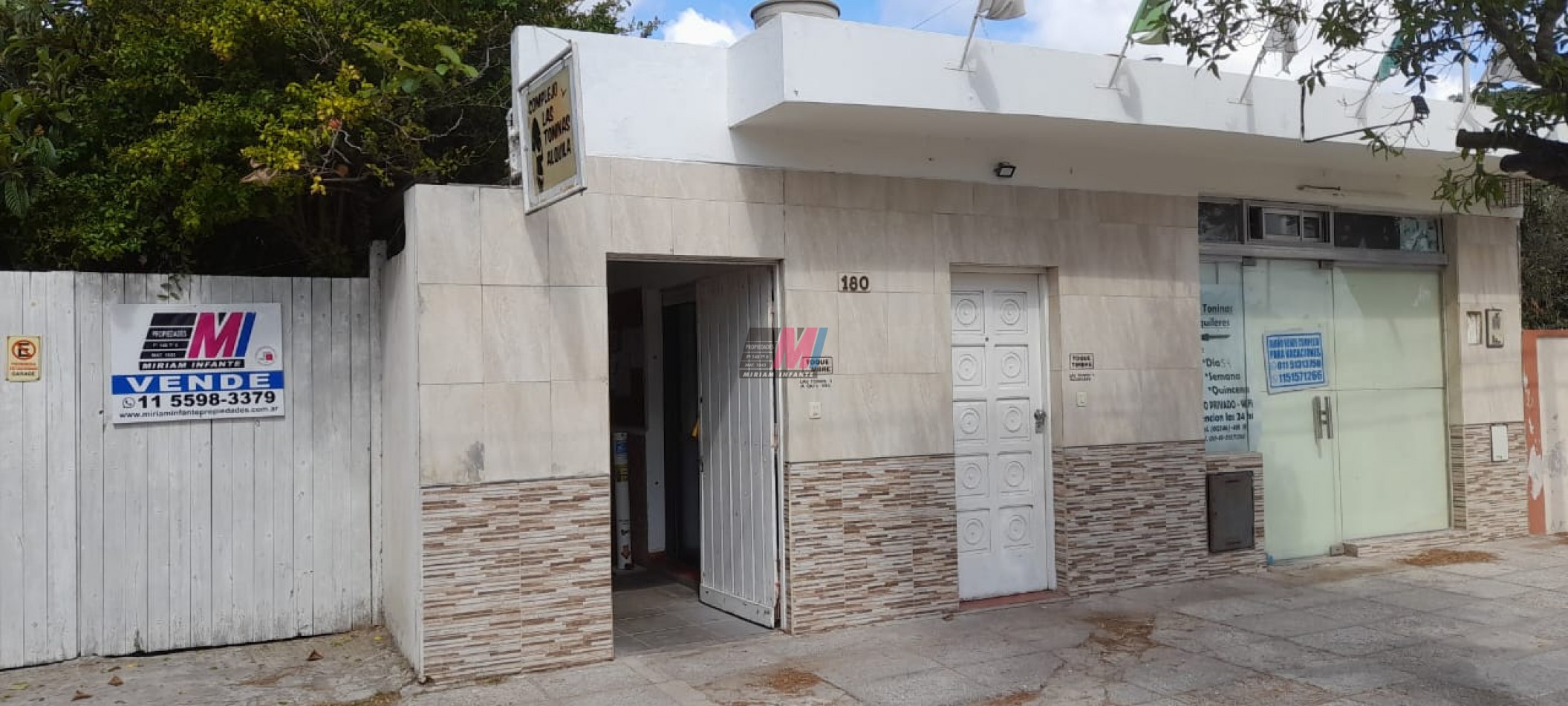 VENTA DE HOTEL O CONDOMINIO EN LAS TONINAS GRAN OPORTUNIDAD 18 monoamb. amoblados 3 locales a 1 cuadra del mar.