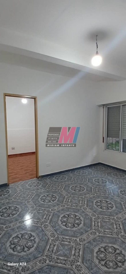 Departamento de 2 ambientes en alquiler en Solano