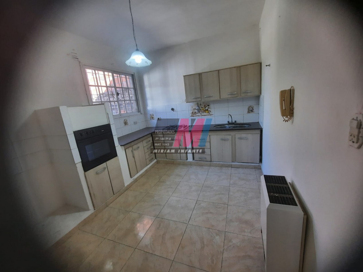 Departamento 2 ambientes en alquiler en Solano