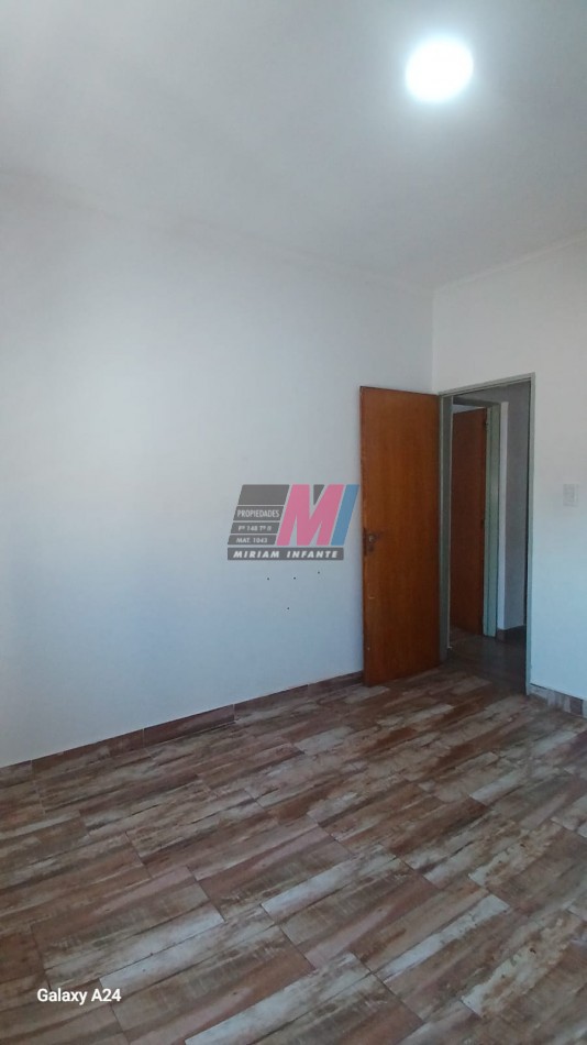 Departamento de 3 ambientes en alquiler en Solano