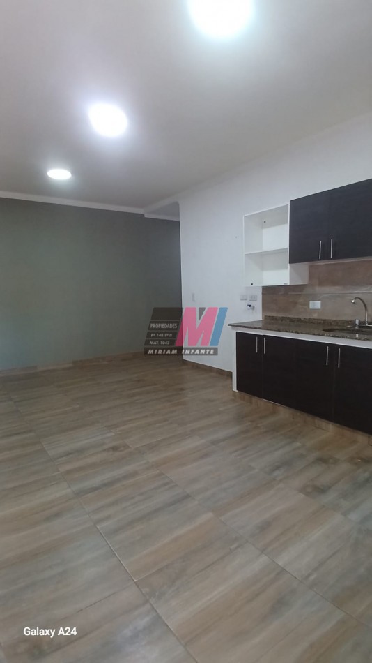 Departamento de 3 ambientes en alquiler en Solano