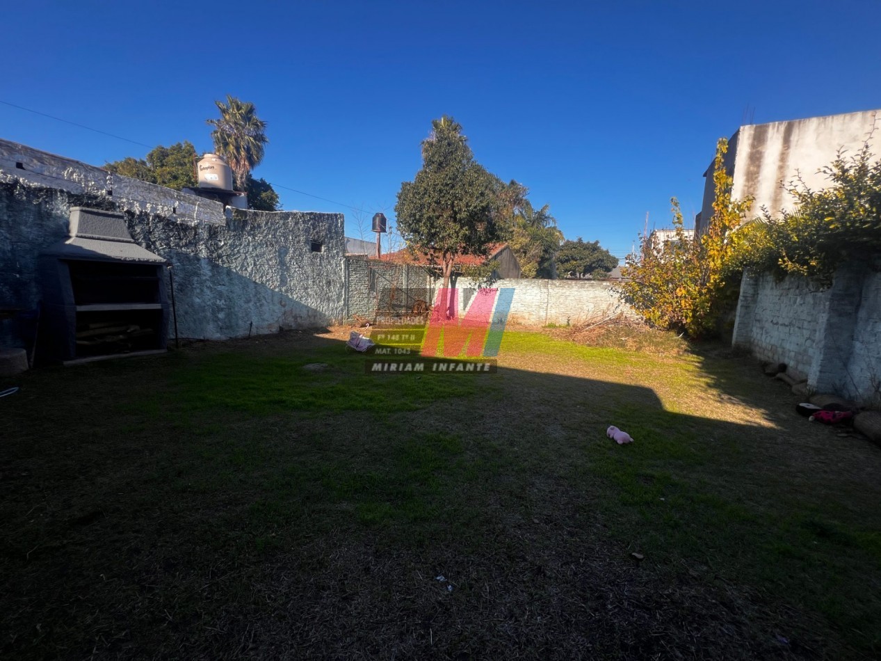Casa + departamento en venta en Solano