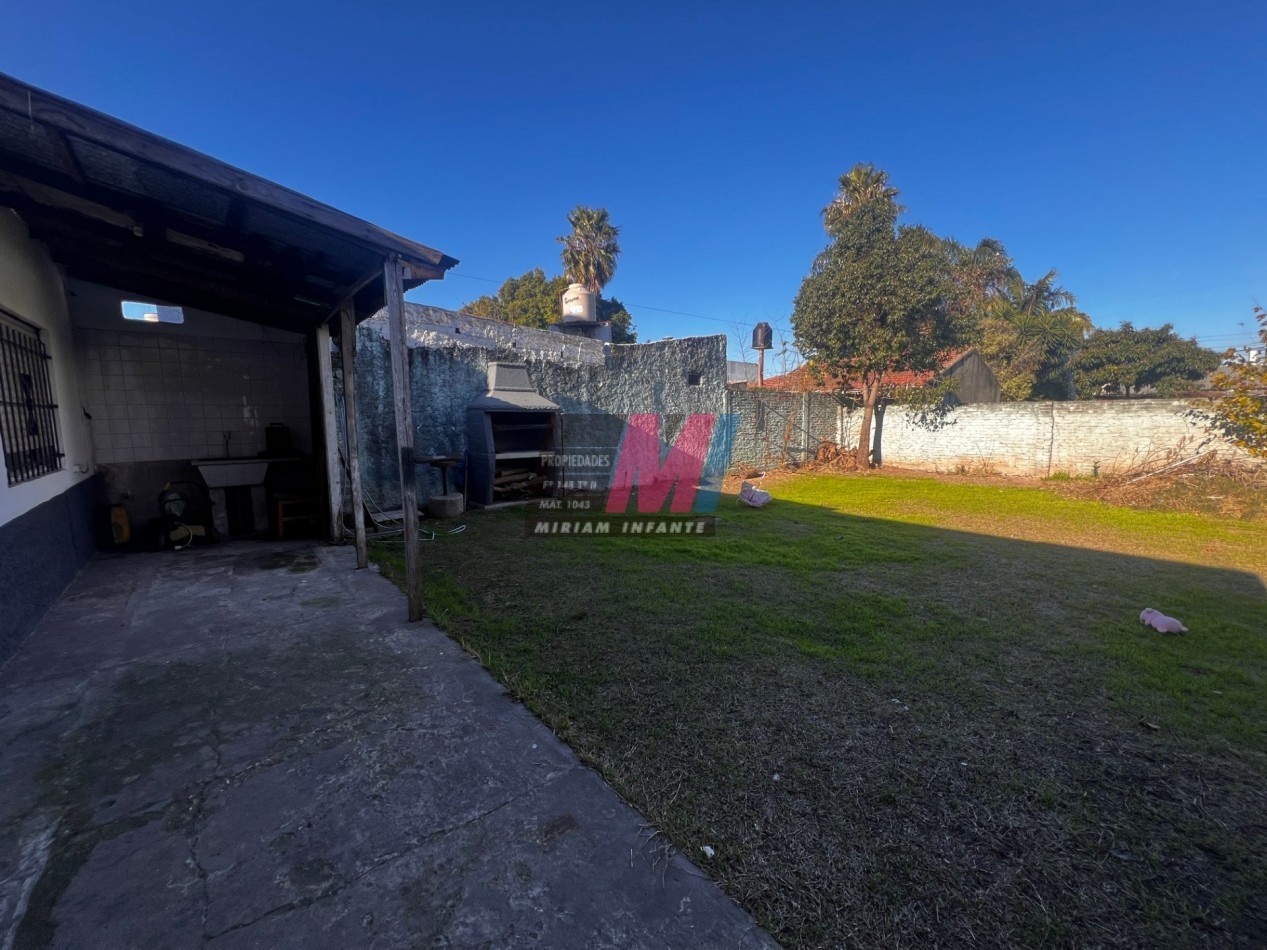 Casa + departamento en venta en Solano