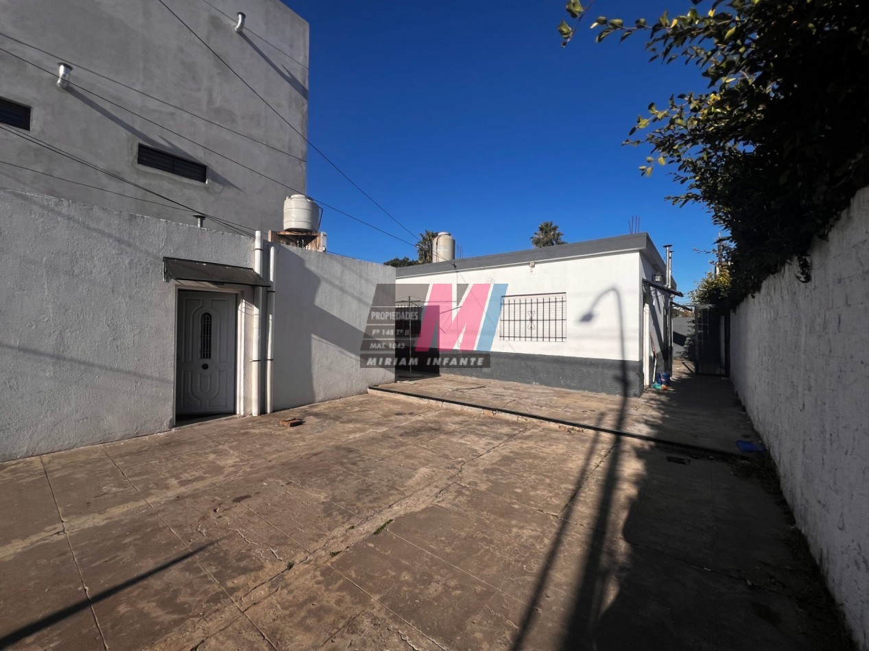 Casa + departamento en venta en Solano