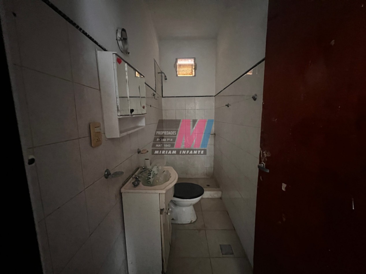 Casa + departamento en venta en Solano