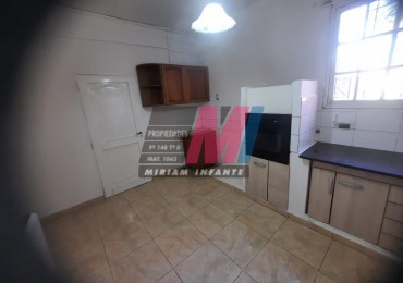 Departamento 2 ambientes en alquiler en Solano
