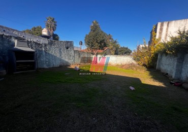 Casa + departamento en venta en Solano